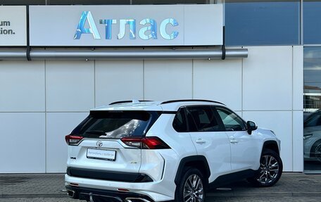 Toyota RAV4, 2022 год, 3 990 000 рублей, 2 фотография