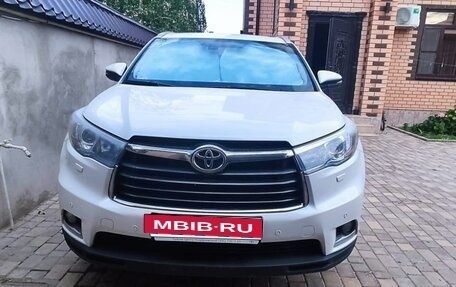 Toyota Highlander III, 2014 год, 2 600 000 рублей, 1 фотография