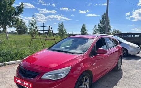 Opel Astra J, 2011 год, 615 000 рублей, 2 фотография