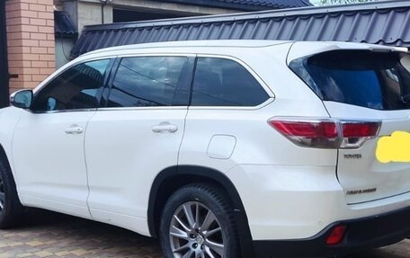 Toyota Highlander III, 2014 год, 2 600 000 рублей, 4 фотография