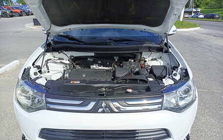 Mitsubishi Outlander III рестайлинг 3, 2013 год, 1 500 000 рублей, 11 фотография