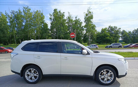 Mitsubishi Outlander III рестайлинг 3, 2013 год, 1 500 000 рублей, 5 фотография