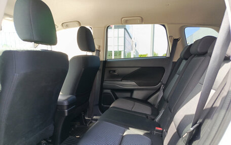 Mitsubishi Outlander III рестайлинг 3, 2013 год, 1 500 000 рублей, 15 фотография