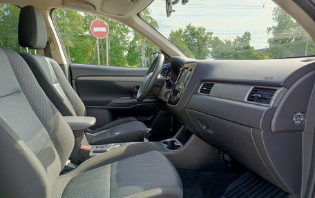 Mitsubishi Outlander III рестайлинг 3, 2013 год, 1 500 000 рублей, 13 фотография