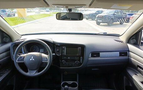 Mitsubishi Outlander III рестайлинг 3, 2013 год, 1 500 000 рублей, 17 фотография