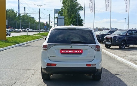 Mitsubishi Outlander III рестайлинг 3, 2013 год, 1 500 000 рублей, 7 фотография