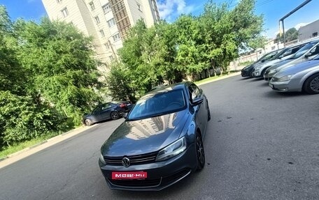 Volkswagen Jetta VI, 2012 год, 975 000 рублей, 1 фотография