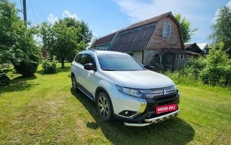 Mitsubishi Outlander III рестайлинг 3, 2021 год, 3 000 000 рублей, 1 фотография