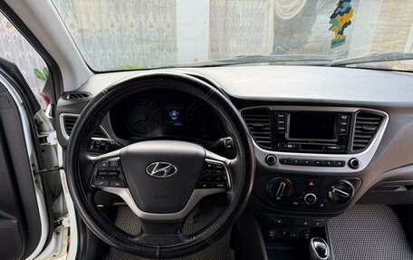 Hyundai Solaris II рестайлинг, 2017 год, 830 000 рублей, 11 фотография