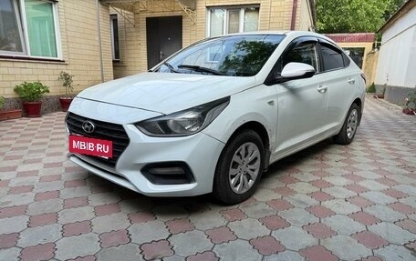 Hyundai Solaris II рестайлинг, 2017 год, 830 000 рублей, 2 фотография