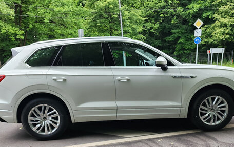 Volkswagen Touareg III, 2021 год, 6 400 000 рублей, 8 фотография