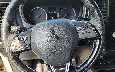 Mitsubishi Outlander III рестайлинг 3, 2021 год, 3 000 000 рублей, 5 фотография