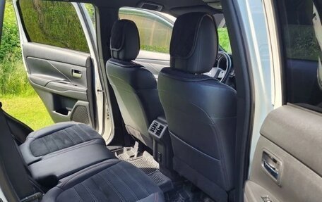 Mitsubishi Outlander III рестайлинг 3, 2021 год, 3 000 000 рублей, 9 фотография