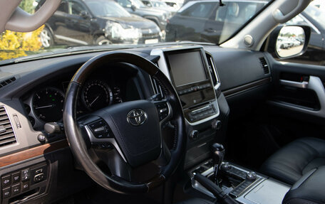 Toyota Land Cruiser 200, 2018 год, 7 662 000 рублей, 12 фотография