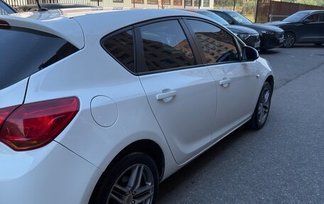Opel Astra J, 2011 год, 550 000 рублей, 3 фотография