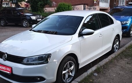 Volkswagen Jetta VI, 2013 год, 1 000 000 рублей, 4 фотография