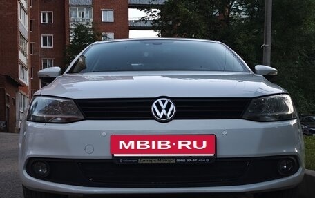 Volkswagen Jetta VI, 2013 год, 1 000 000 рублей, 2 фотография