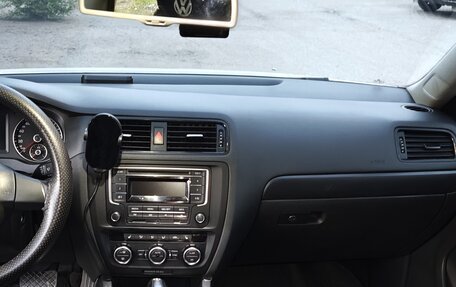 Volkswagen Jetta VI, 2013 год, 1 000 000 рублей, 22 фотография