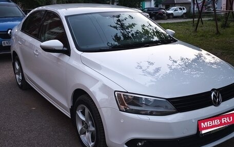 Volkswagen Jetta VI, 2013 год, 1 000 000 рублей, 5 фотография