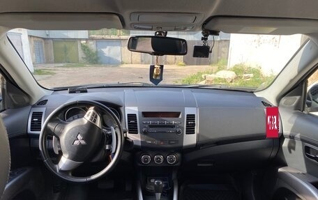Mitsubishi Outlander III рестайлинг 3, 2012 год, 1 510 000 рублей, 12 фотография