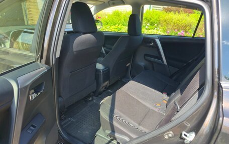 Toyota RAV4, 2016 год, 2 170 000 рублей, 13 фотография
