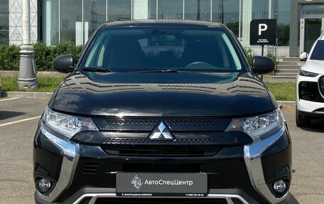 Mitsubishi Outlander III рестайлинг 3, 2018 год, 1 650 000 рублей, 3 фотография