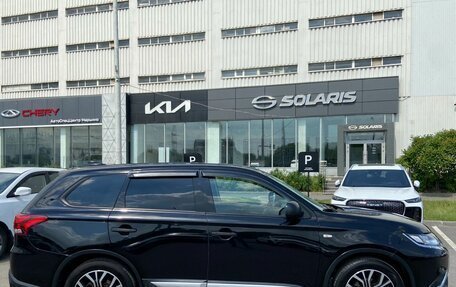 Mitsubishi Outlander III рестайлинг 3, 2018 год, 1 650 000 рублей, 5 фотография
