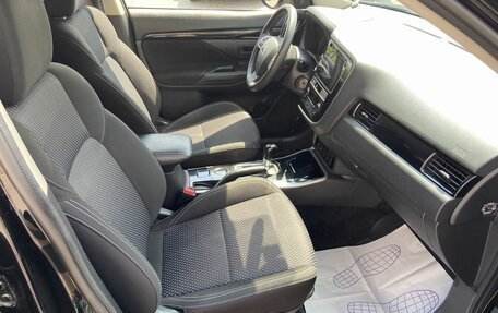 Mitsubishi Outlander III рестайлинг 3, 2018 год, 1 650 000 рублей, 11 фотография