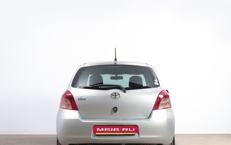 Toyota Vitz, 2005 год, 649 000 рублей, 6 фотография