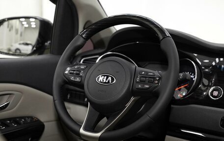 KIA Carnival III, 2017 год, 2 065 000 рублей, 7 фотография