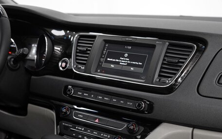 KIA Carnival III, 2017 год, 2 065 000 рублей, 8 фотография