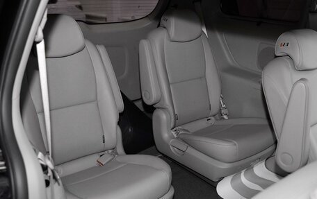KIA Carnival III, 2017 год, 2 065 000 рублей, 13 фотография