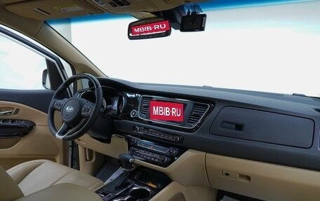 KIA Carnival III, 2018 год, 2 115 000 рублей, 5 фотография