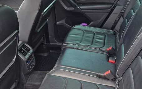 Volkswagen Tiguan II, 2018 год, 3 250 000 рублей, 24 фотография