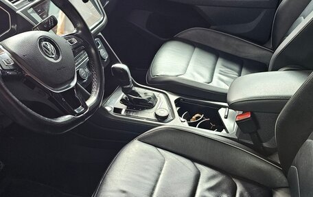 Volkswagen Tiguan II, 2018 год, 3 250 000 рублей, 28 фотография