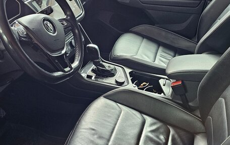 Volkswagen Tiguan II, 2018 год, 3 250 000 рублей, 29 фотография