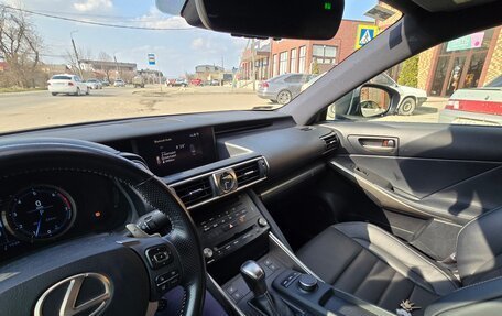 Lexus IS III, 2017 год, 2 550 000 рублей, 9 фотография