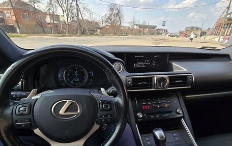 Lexus IS III, 2017 год, 2 550 000 рублей, 12 фотография