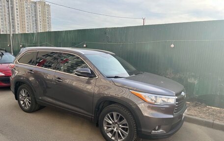 Toyota Highlander III, 2014 год, 2 700 000 рублей, 2 фотография