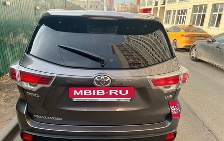Toyota Highlander III, 2014 год, 2 700 000 рублей, 3 фотография