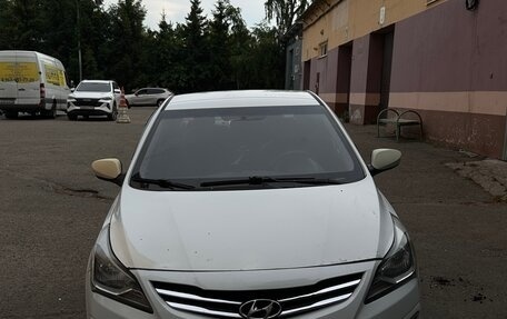 Hyundai Solaris II рестайлинг, 2015 год, 499 000 рублей, 2 фотография