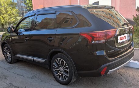 Mitsubishi Outlander III рестайлинг 3, 2018 год, 1 440 000 рублей, 6 фотография