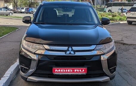 Mitsubishi Outlander III рестайлинг 3, 2018 год, 1 440 000 рублей, 2 фотография