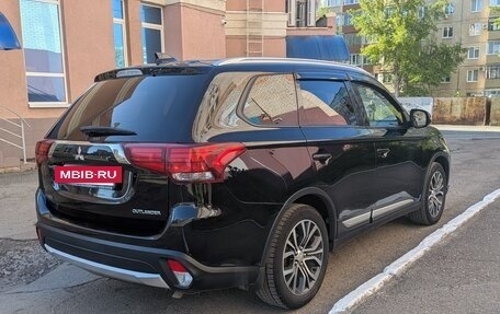 Mitsubishi Outlander III рестайлинг 3, 2018 год, 1 440 000 рублей, 4 фотография
