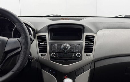 Chevrolet Cruze II, 2010 год, 660 000 рублей, 9 фотография