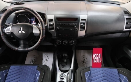 Mitsubishi Outlander III рестайлинг 3, 2011 год, 1 349 000 рублей, 14 фотография
