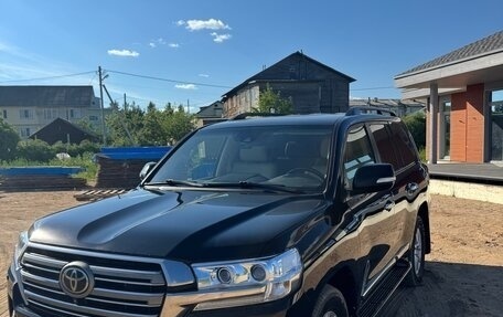 Toyota Land Cruiser 200, 2019 год, 5 400 000 рублей, 1 фотография