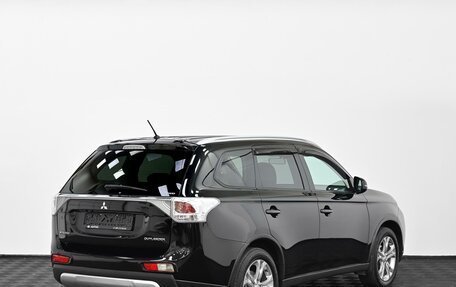 Mitsubishi Outlander III рестайлинг 3, 2014 год, 1 135 000 рублей, 4 фотография