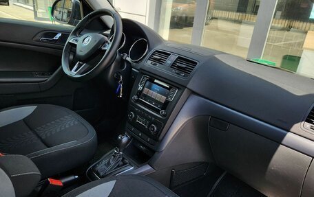 Skoda Yeti I рестайлинг, 2015 год, 1 390 000 рублей, 23 фотография