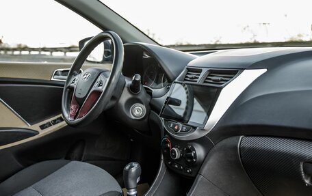 Hyundai Solaris II рестайлинг, 2011 год, 498 000 рублей, 20 фотография